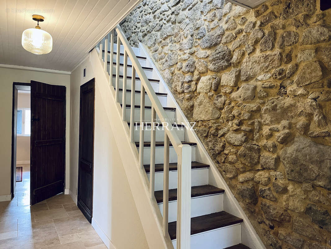 Maison à MOULIN-NEUF