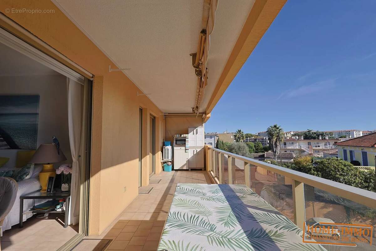 Appartement à VALLAURIS