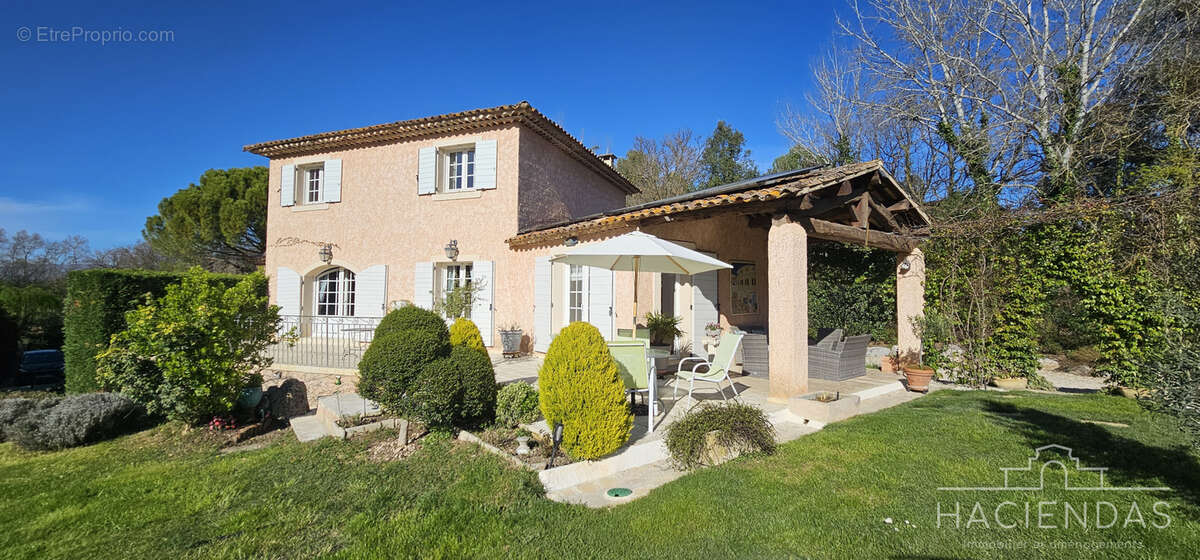 Maison à MEYRARGUES