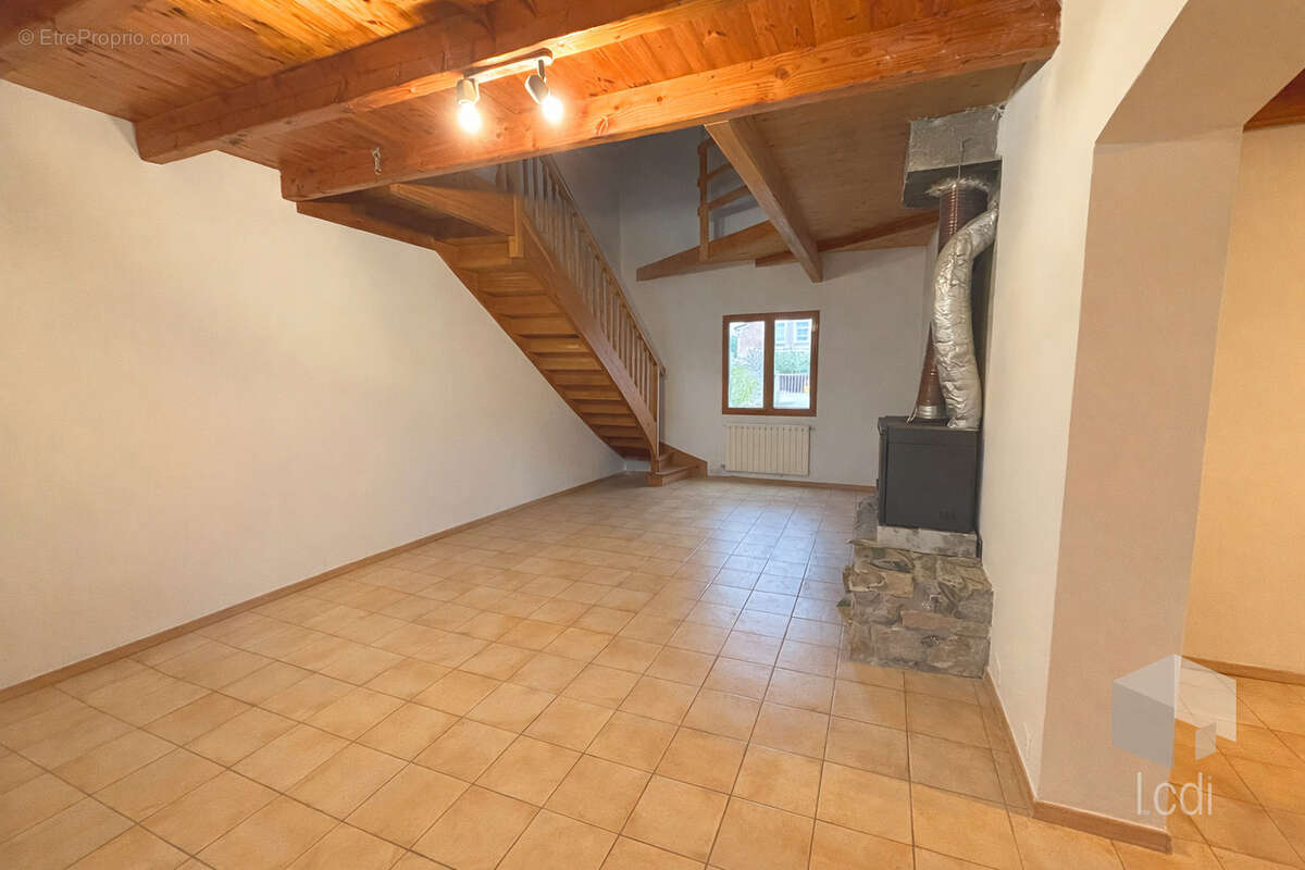 Maison à RUOMS
