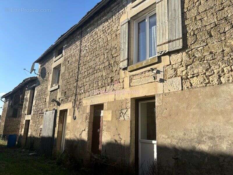 Maison à BONNEUIL-MATOURS
