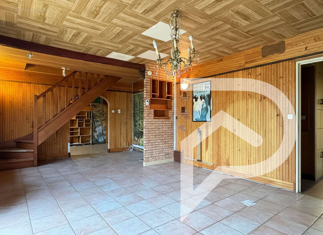 Maison à LONGUEIL-SAINTE-MARIE