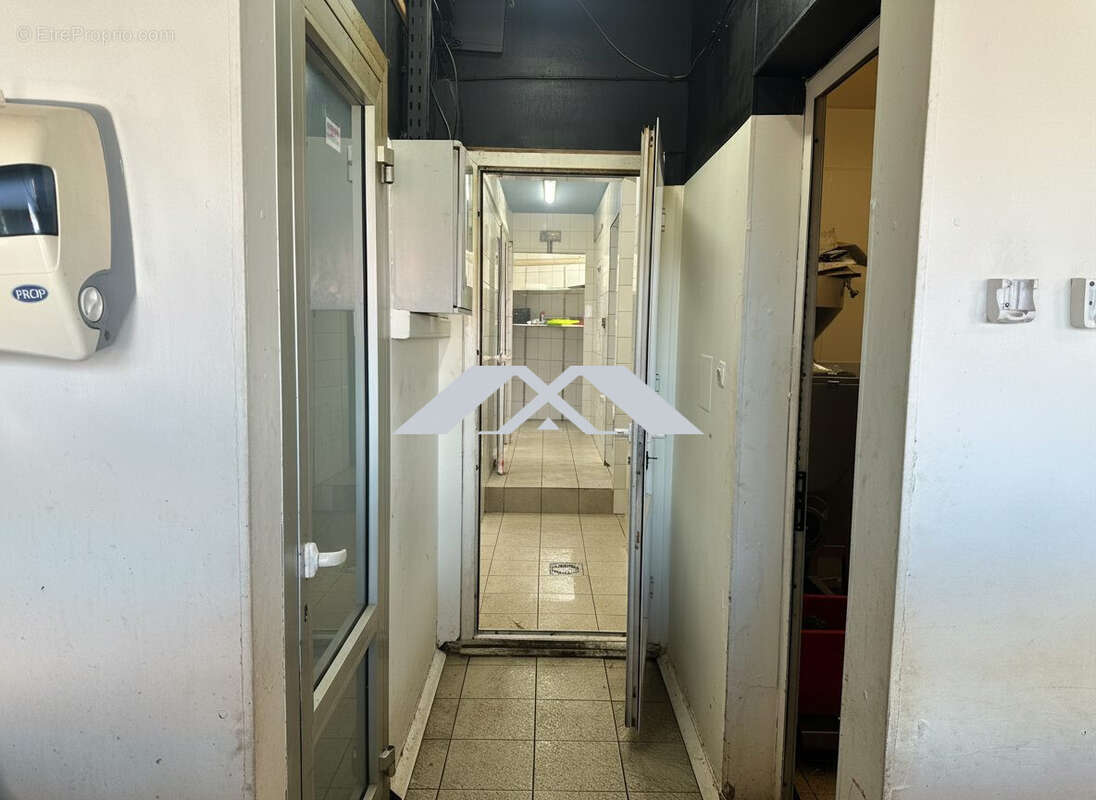 Commerce à SAINT-JOSEPH