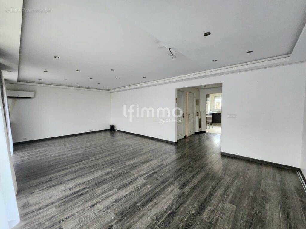 Appartement à SAINT-MAUR-DES-FOSSES