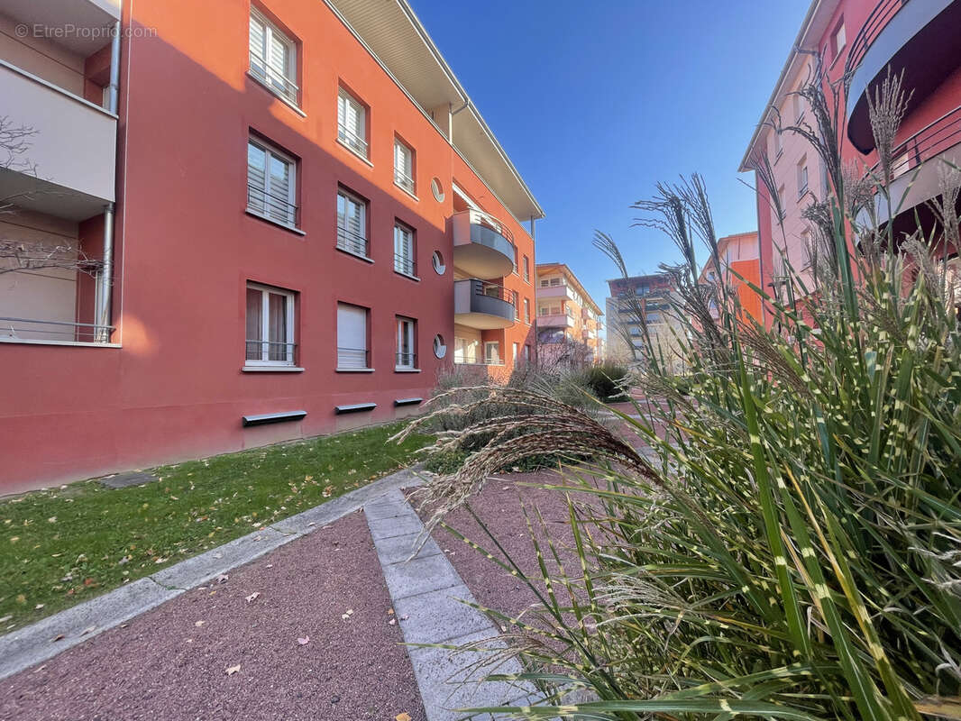 Appartement à LE COTEAU