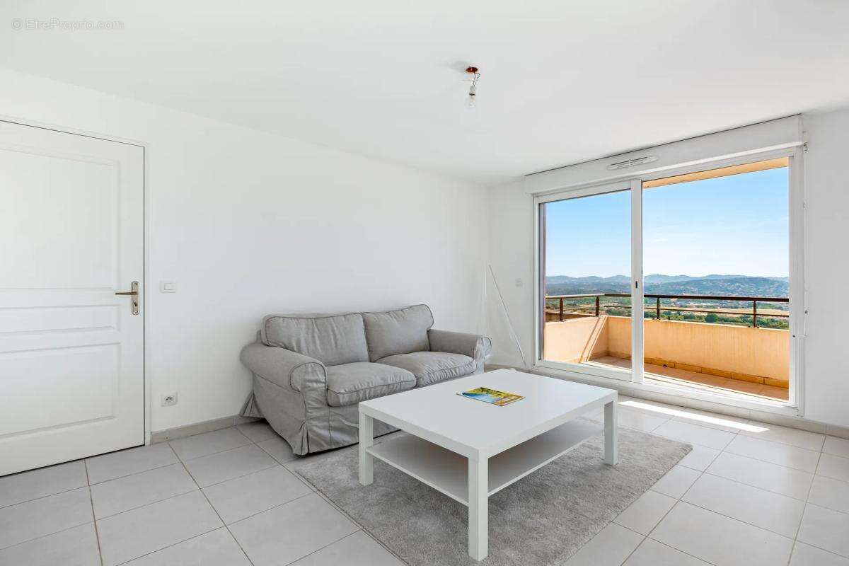 Appartement à MANDELIEU-LA-NAPOULE