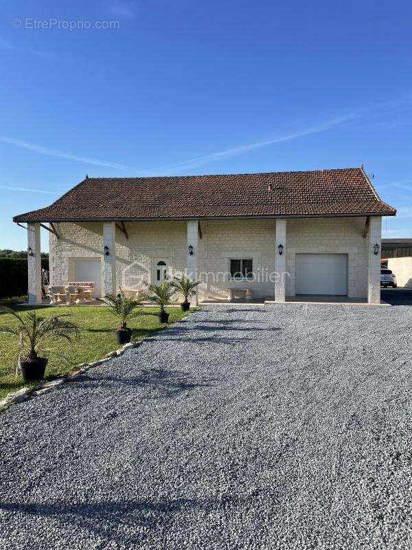 Maison plein pied rénovée avec grand terrain et fort potentiel d'évolution - photo 10