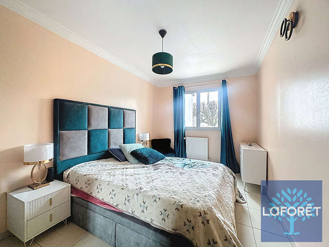 Maison à VIGNEUX-SUR-SEINE