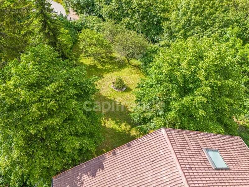 Dpt Ain (01), à vendre proche de GEX  maison P6 de 197 m² - Terrain de 1300 m² - photo 17