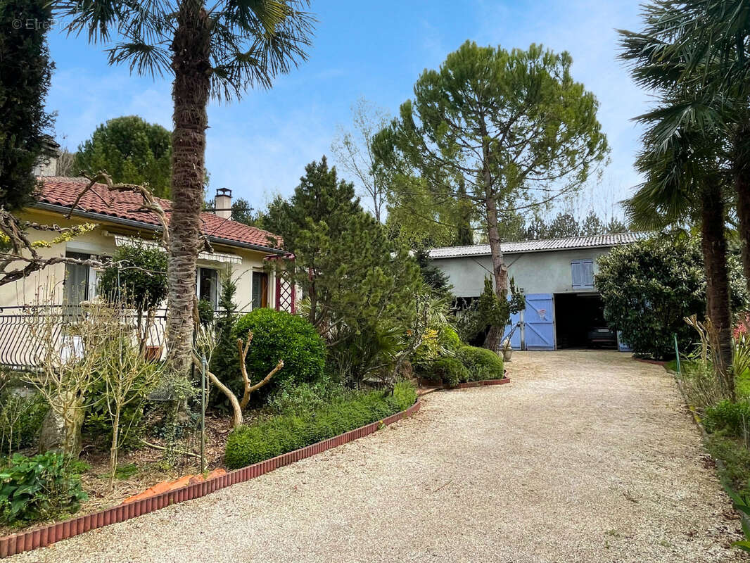 Maison à CHERVES-RICHEMONT