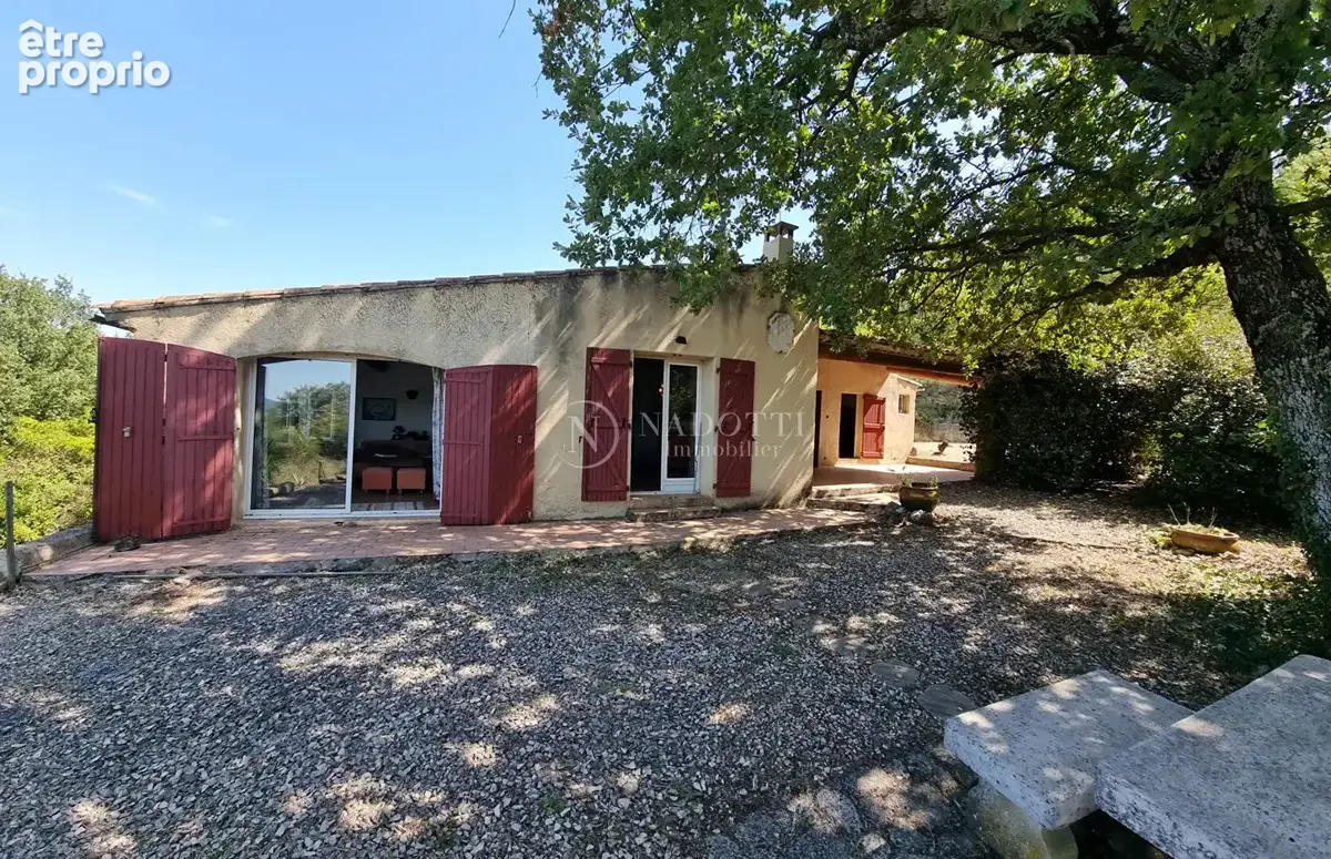 Lourmarin Villa 135m2 sur 5045 m2 terrain avec piscine - photo 2