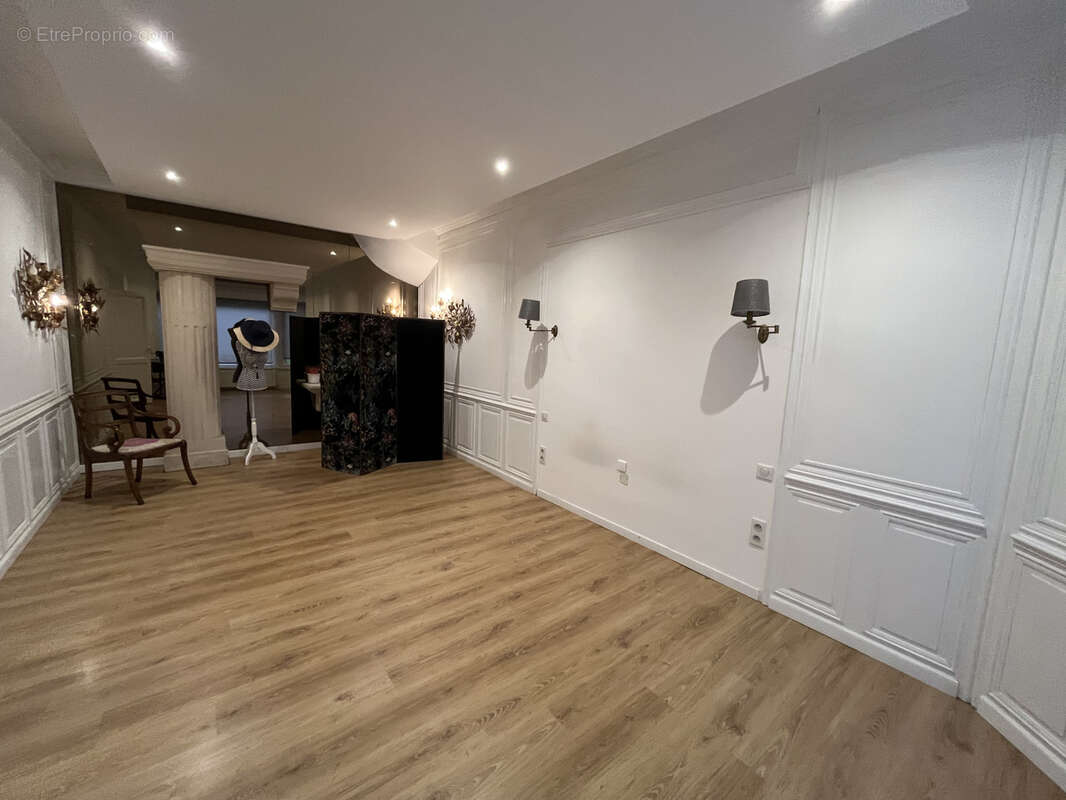Local Commercial - Appartement - 429,5 m2 - photo 10