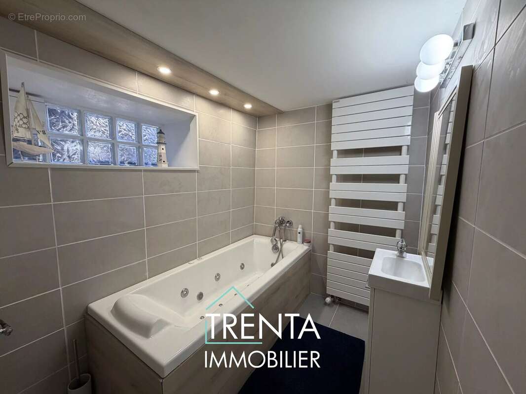 Maison à SAINT-JEAN-DE-MOIRANS