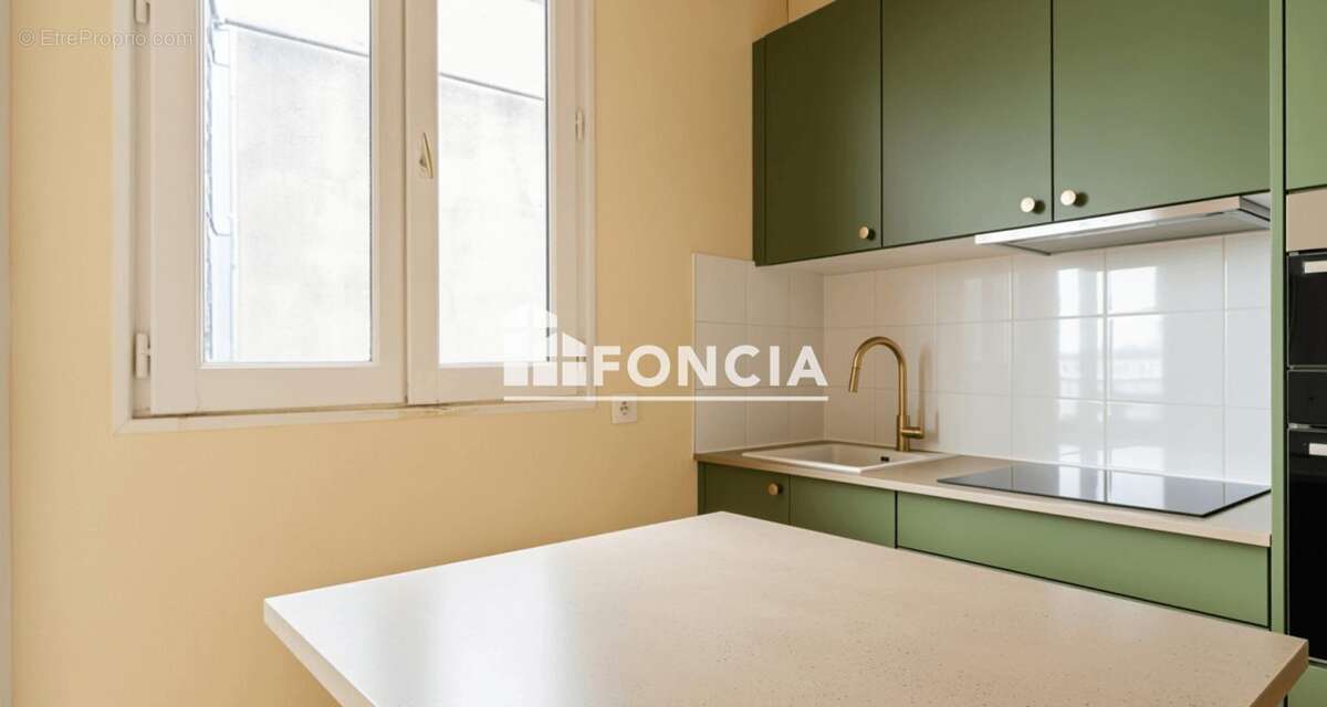 Appartement à PARIS-20E