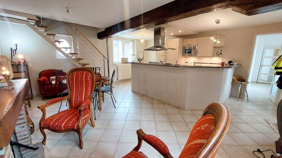 Maison à TAVERS