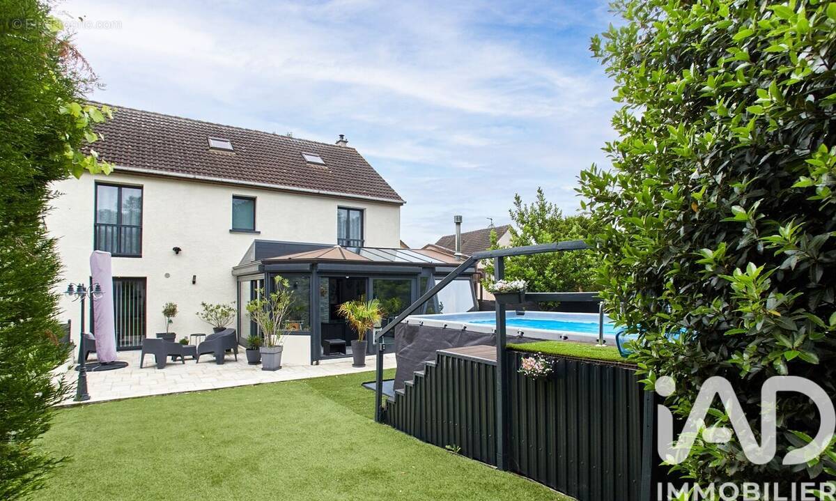 Photo 1 - Maison à MONTIGNY-LES-CORMEILLES