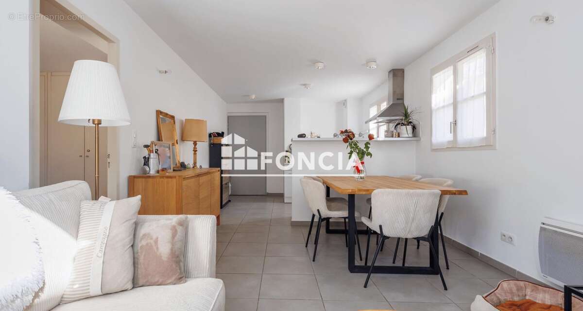 Appartement à VILLENEUVE-LES-AVIGNON
