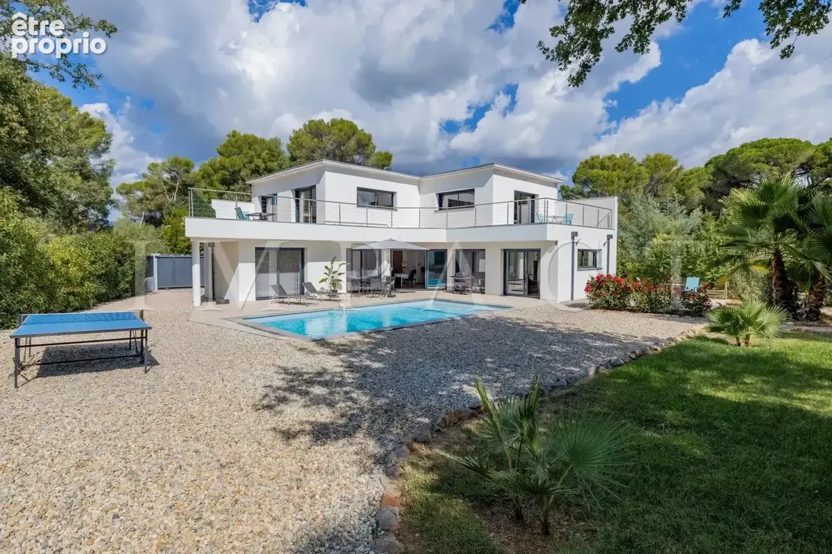 Mouans-Sartoux limite Mougins, Villa contemporaine de 220m2 avec piscine à vendre - photo 4