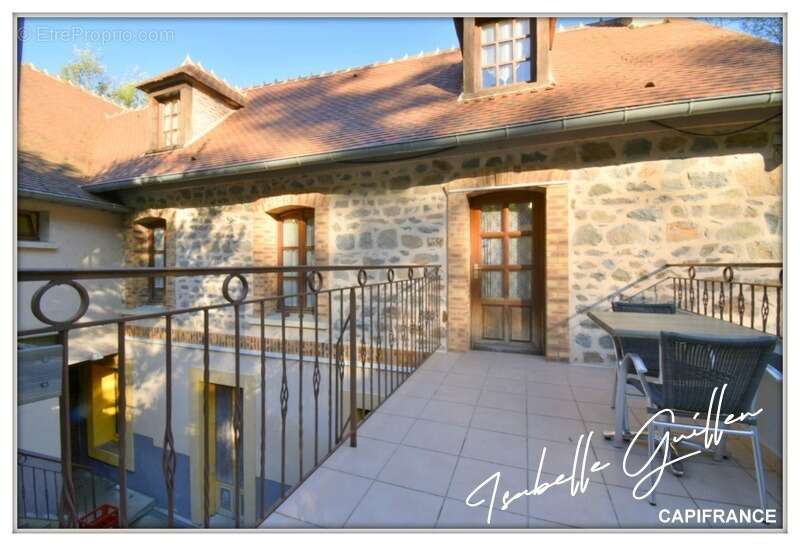 Maison à NERIS-LES-BAINS