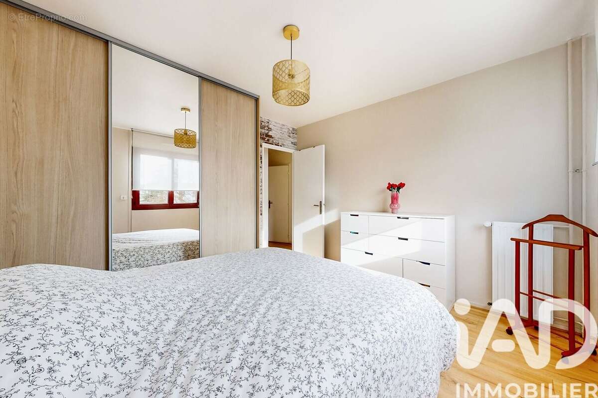 Photo 3 - Appartement à VAUJOURS