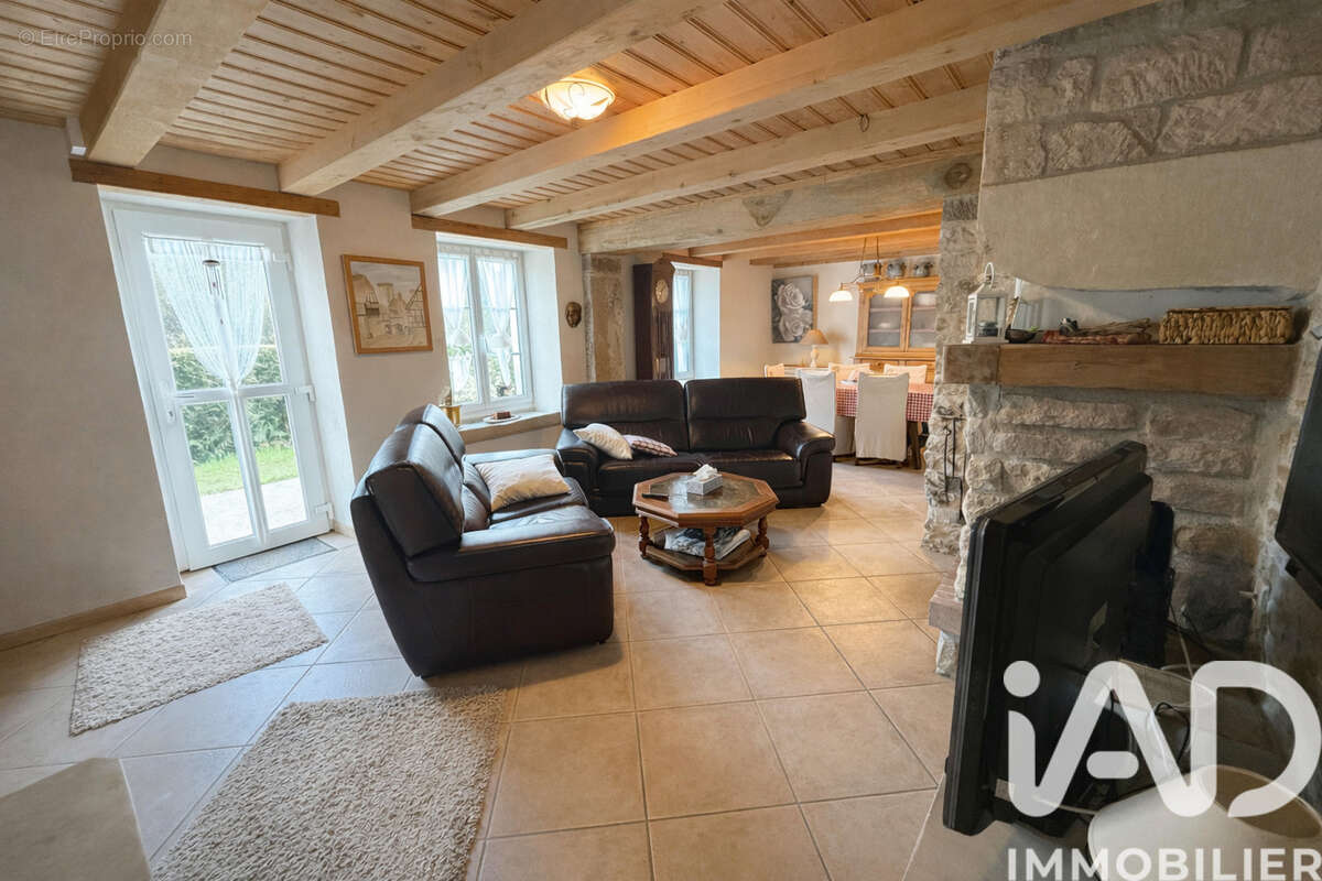 Maison 126 m² à Bellefontaine  - photo 4