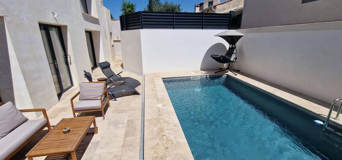 Appartement à VERNEGUES
