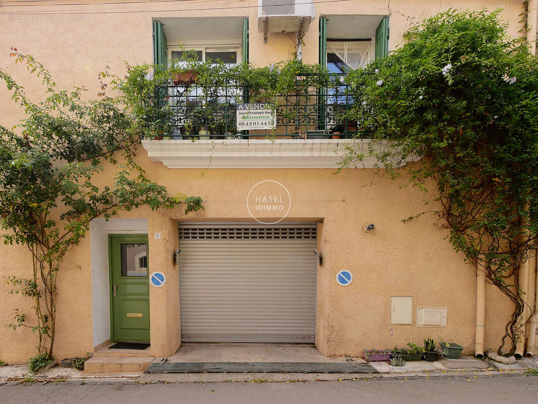 Pomérols, centre historique, maison de village traversante prête à vivre avec grand garage et belle terrasse - photo 3