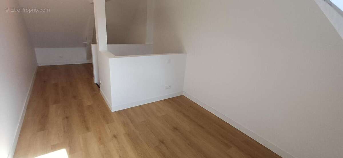 Maison 3 chambres 78 m² , Entièrement rénovée. Centre de Durtal - photo 7