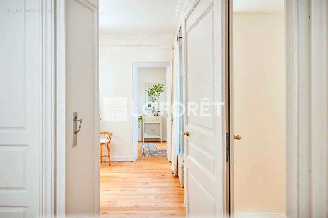 Appartement à PARIS-7E