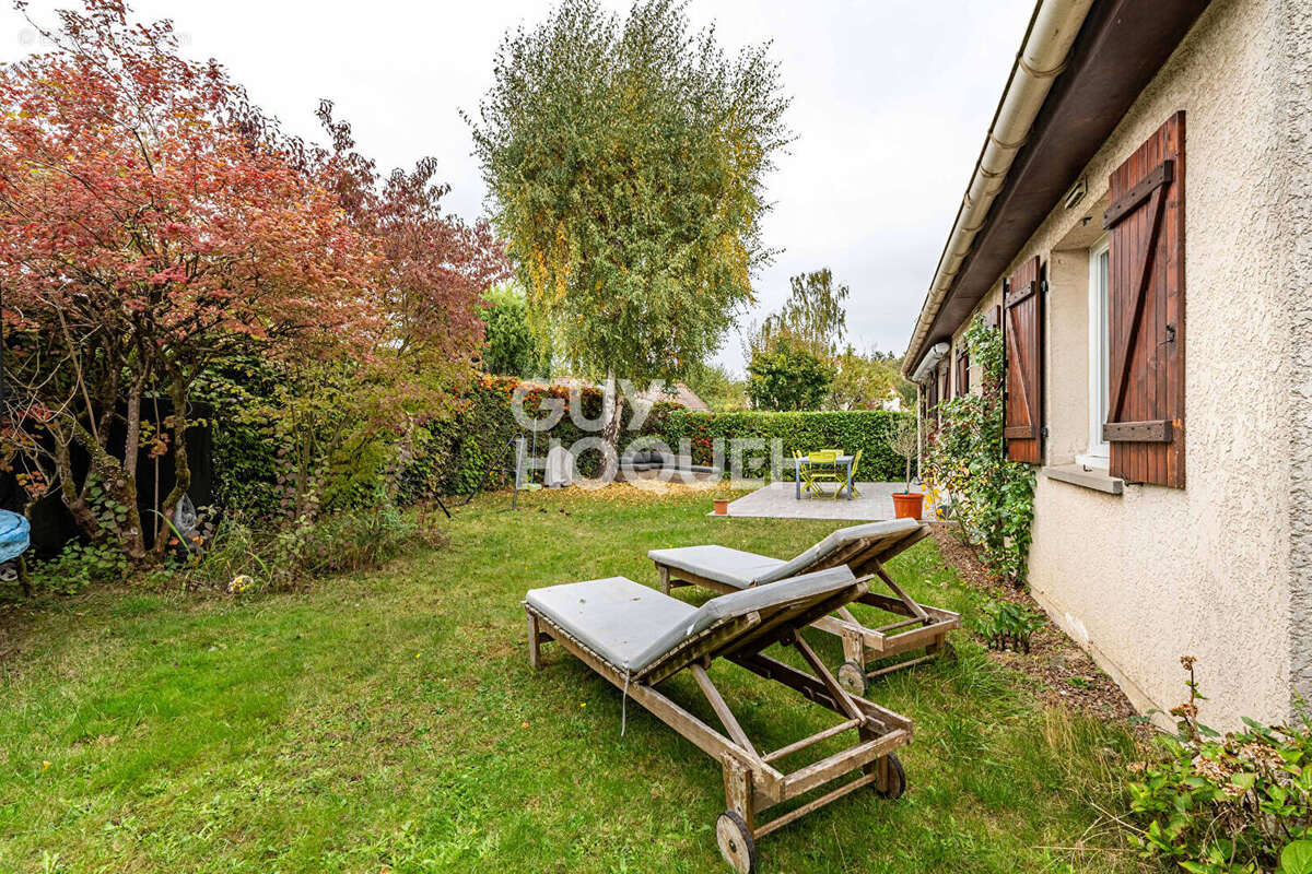 Maison à VOISINS-LE-BRETONNEUX