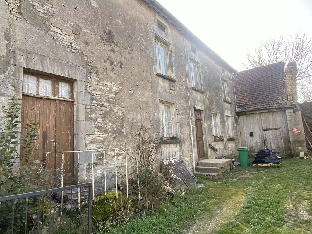 Appartement à LEURVILLE