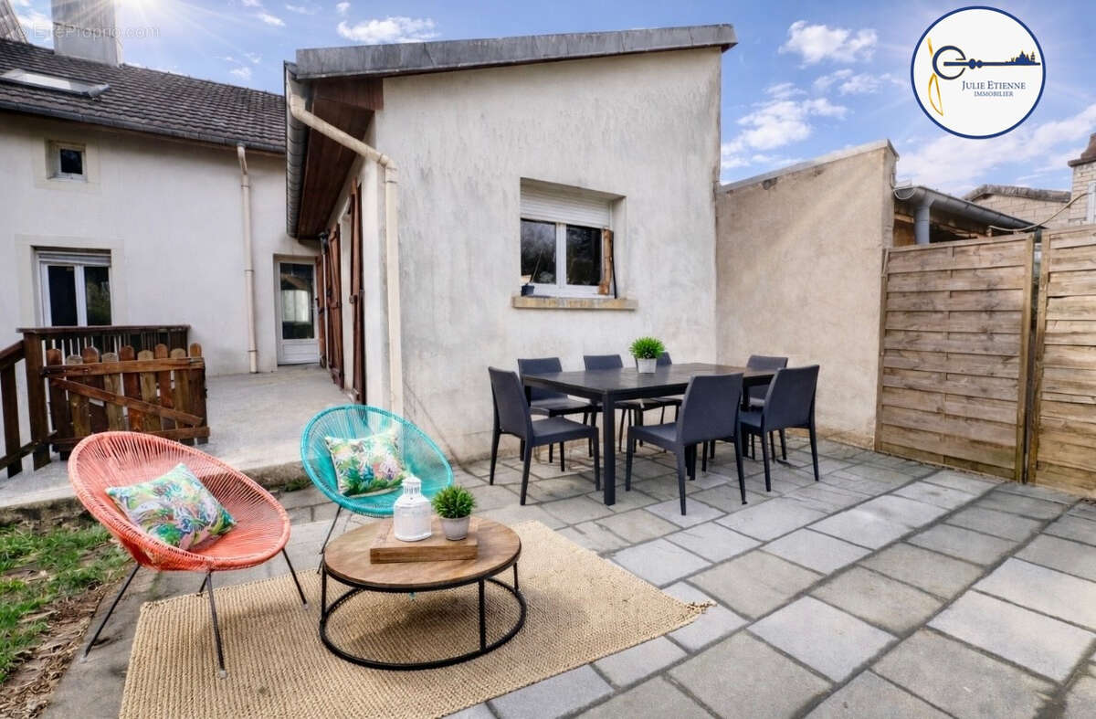 Maison à BRUYERES