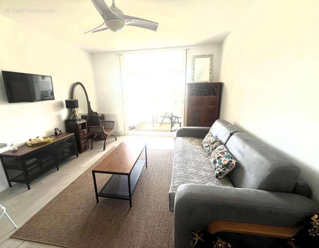 Appartement à LA LONDE-LES-MAURES
