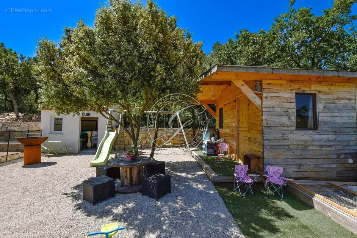 A vendre flayosc - villa  de 225 m2 avec piscine à pieds au village - photo 31
