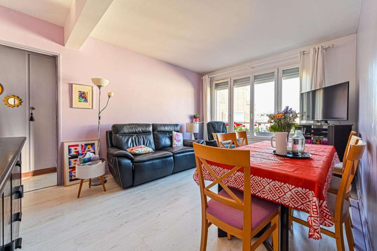 Appartement à PARIS-11E