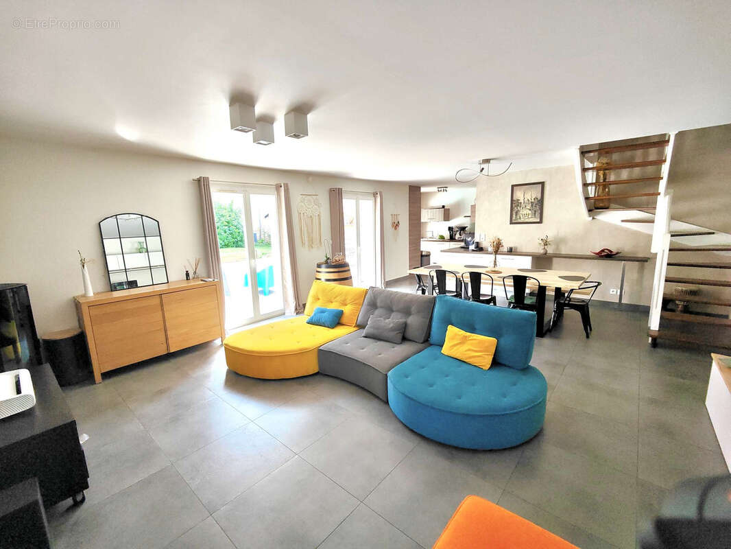 Maison à CHAZAY-D&#039;AZERGUES