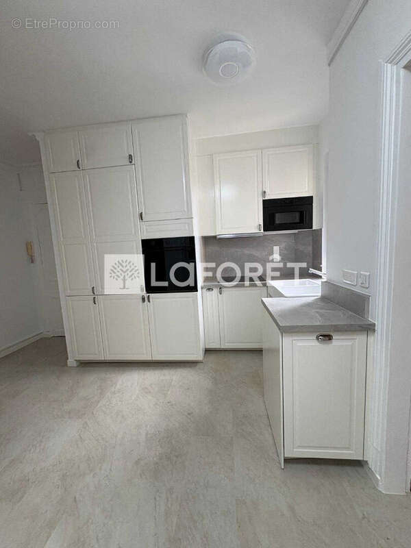 Appartement à PARIS-14E