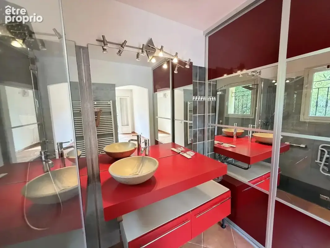 Figanières – calme, beaux volumes et piscine – 430 000 € - photo 11