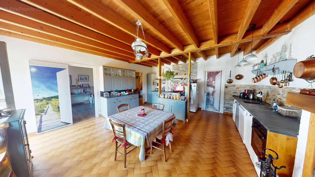 Maison à CRAPONNE-SUR-ARZON