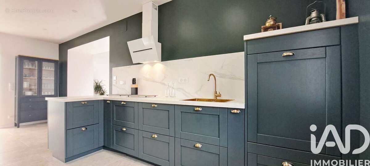 Maison 371 m² à Lorcy  - photo 4