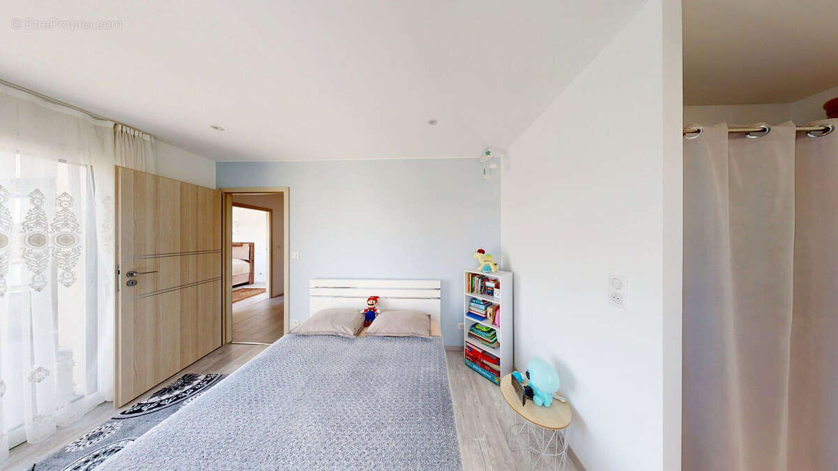 Maison à SERRE-LES-SAPINS