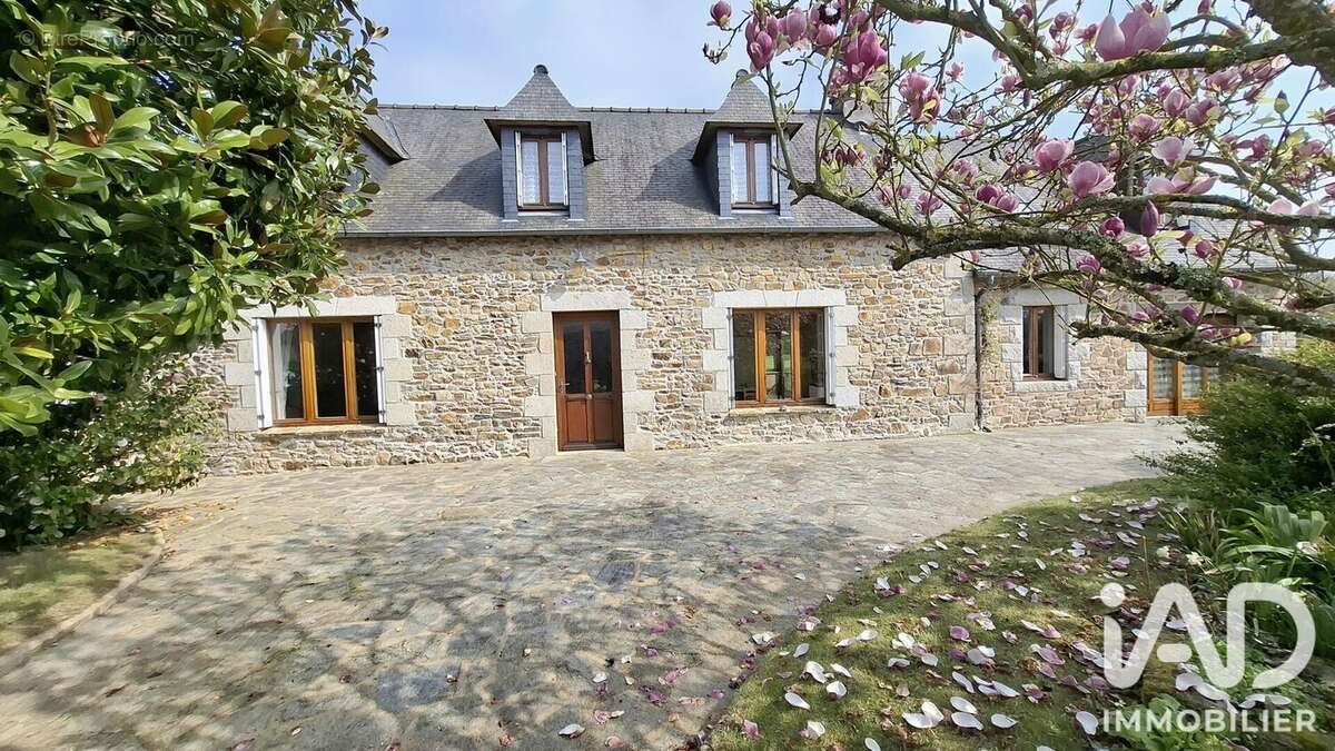 Maison 182 m² à Goudelin  - photo 3