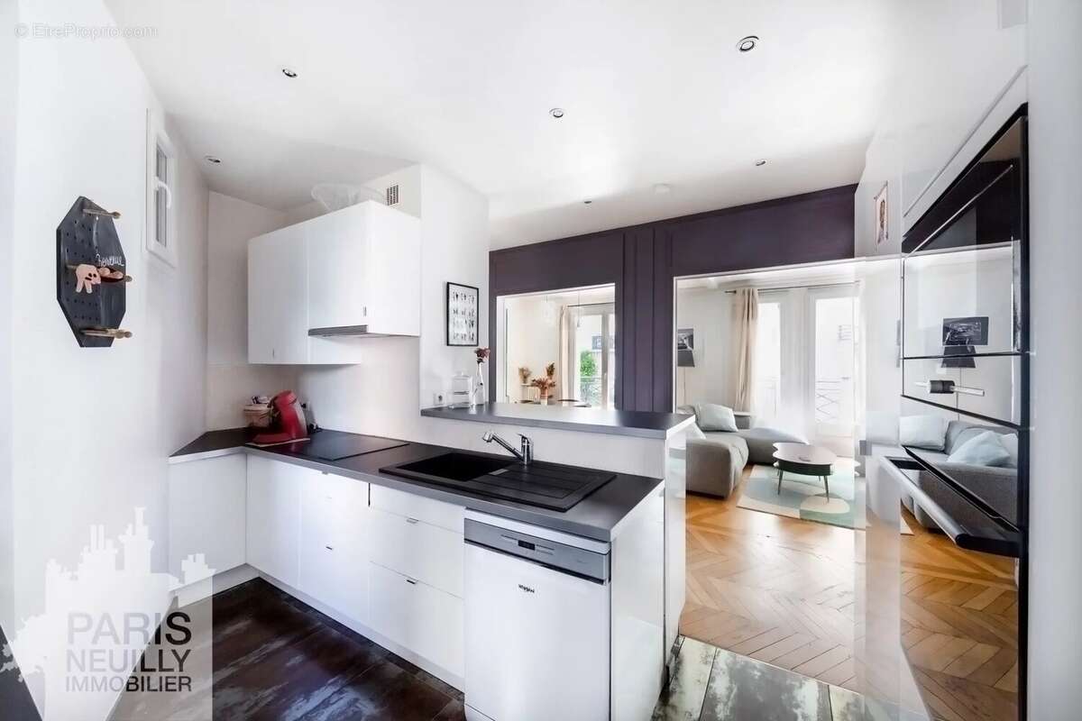 Appartement à PARIS-17E