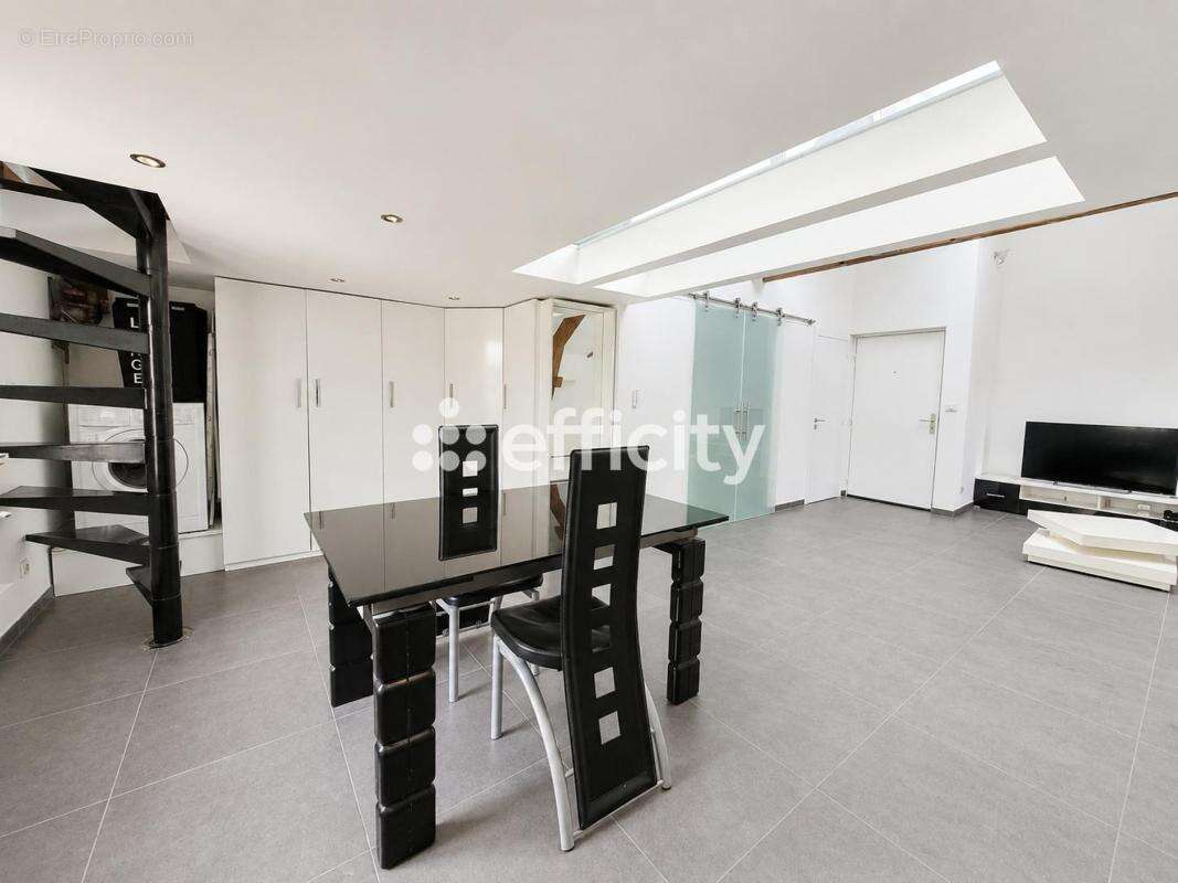 Appartement à CHARBONNIERES-LES-BAINS