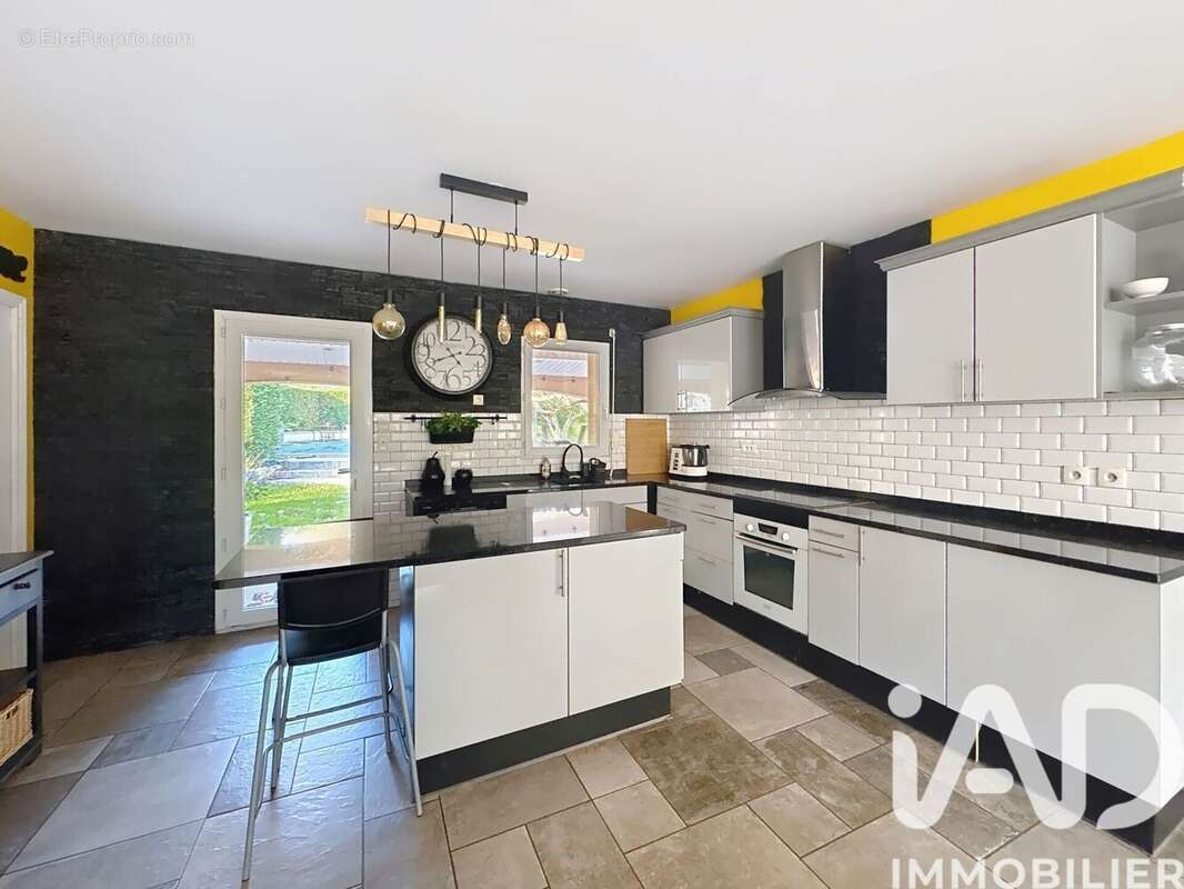 Photo 8 - Maison à TERRASSON-LAVILLEDIEU