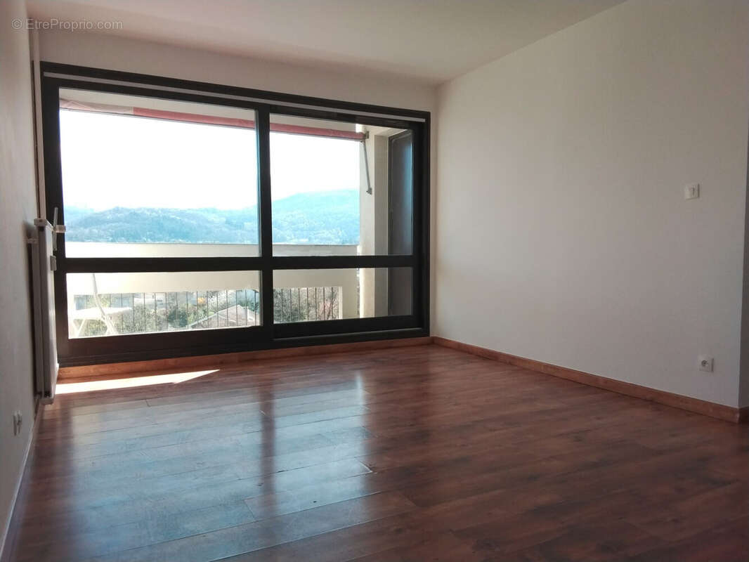 Appartement 77 m² à Echirolles  - photo 2