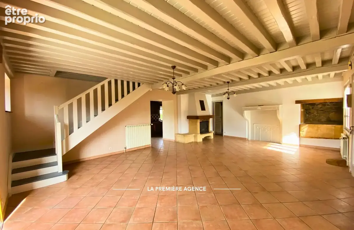 Maison 9 pièces 156 m² à vendre à Saint-Forgeux (69490) - photo 2