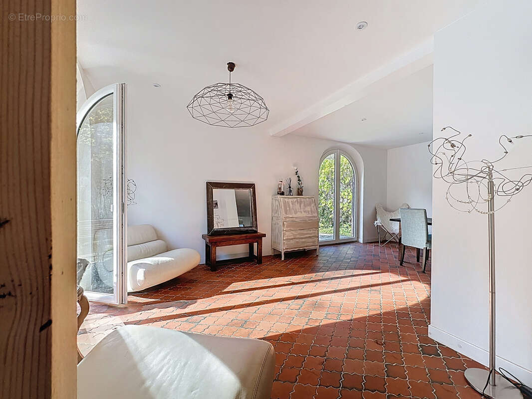 Maison à TASSIN-LA-DEMI-LUNE