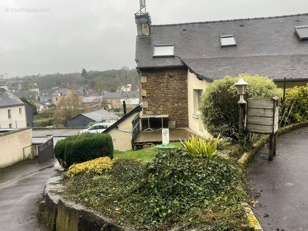 Commerce à JUGON-LES-LACS