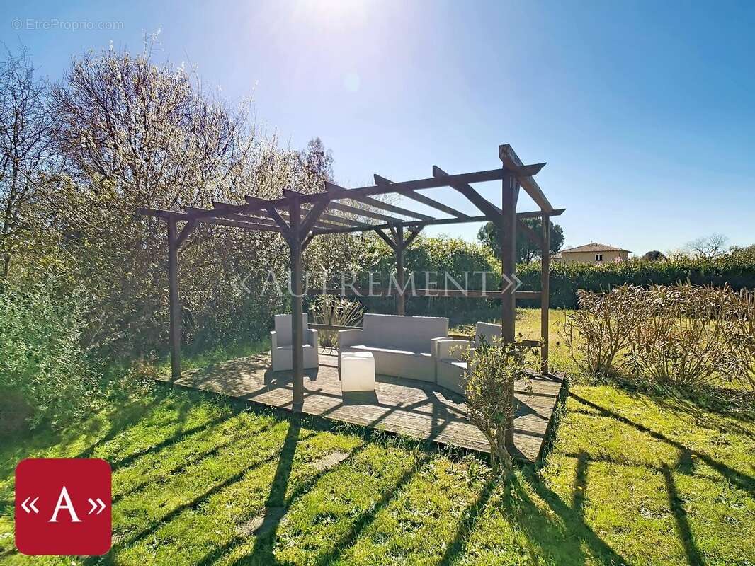 Maison à SAINT-SULPICE